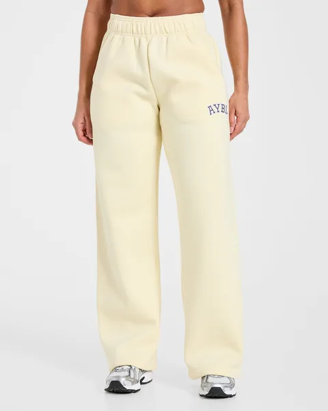 Varsity 2.0 Oversized Straight Leg Joggers Butter Geel