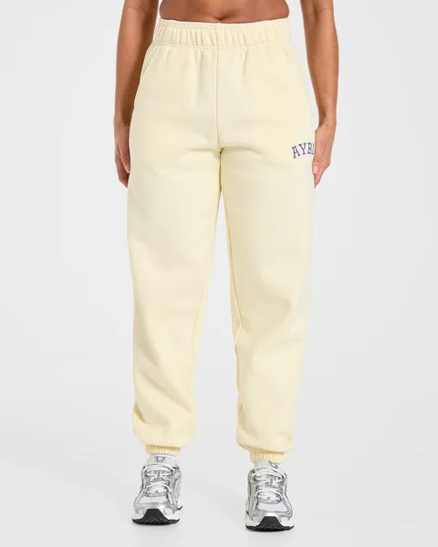 Varsity 2.0 Oversized Joggers Butter Geel