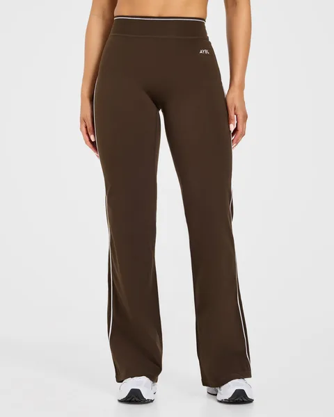 Form Flared Leggings – Coffee Bean