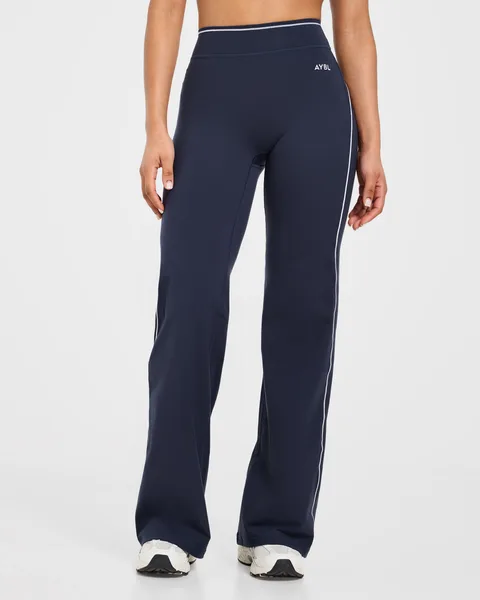 Form Flared Leggings – Muted