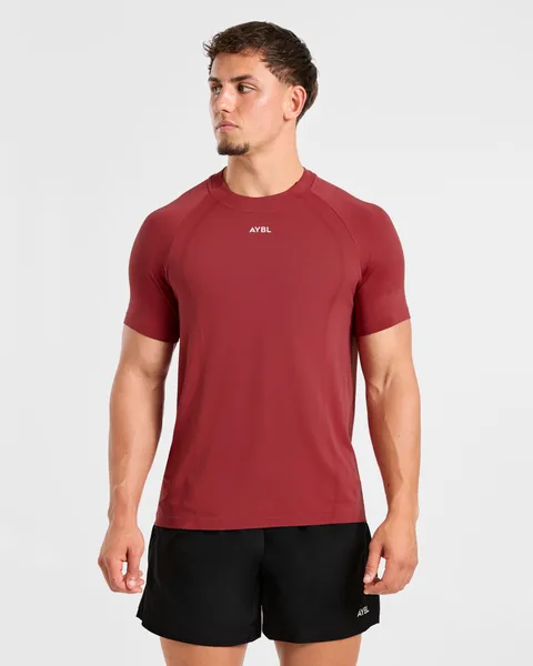 Attain Seamless T Shirt – Maroon