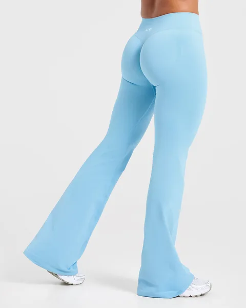 Enhance Seamless Flared Leggings – Powder