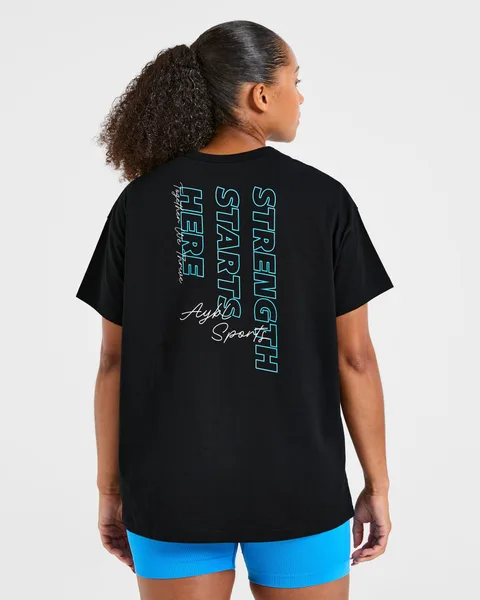 Strength Starts Here Oversized T Shirt Zwart/Blauw