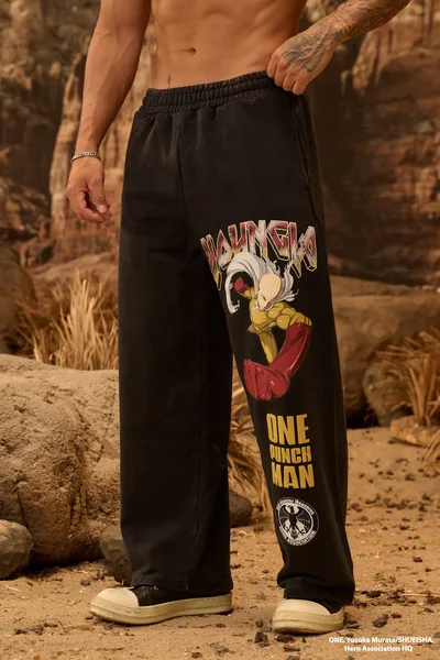 2017 – One Punch Man Sweats