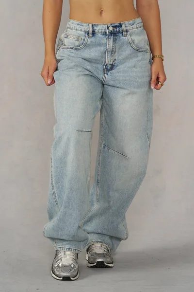 W2199 99 Barrel Jeans